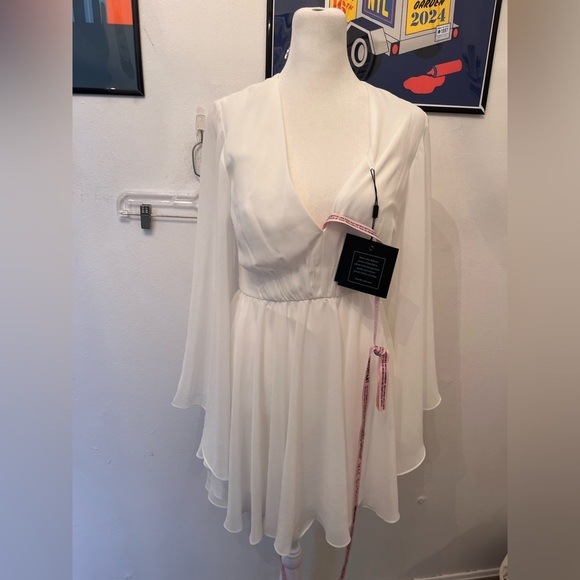 Ieena for Mac Duggal Angel Long Sleeve Chiffon Cocktail Dress White Size 4 NWT - Picture 2 of 8